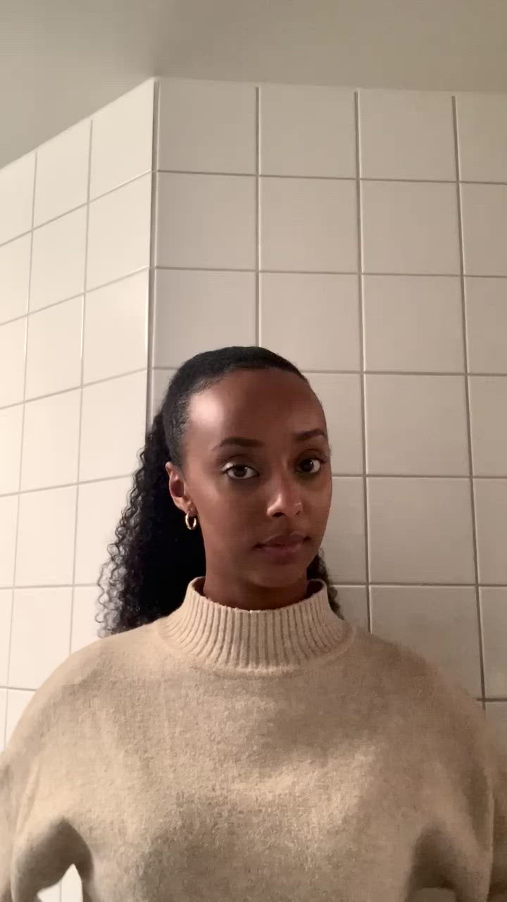 Kinky curly